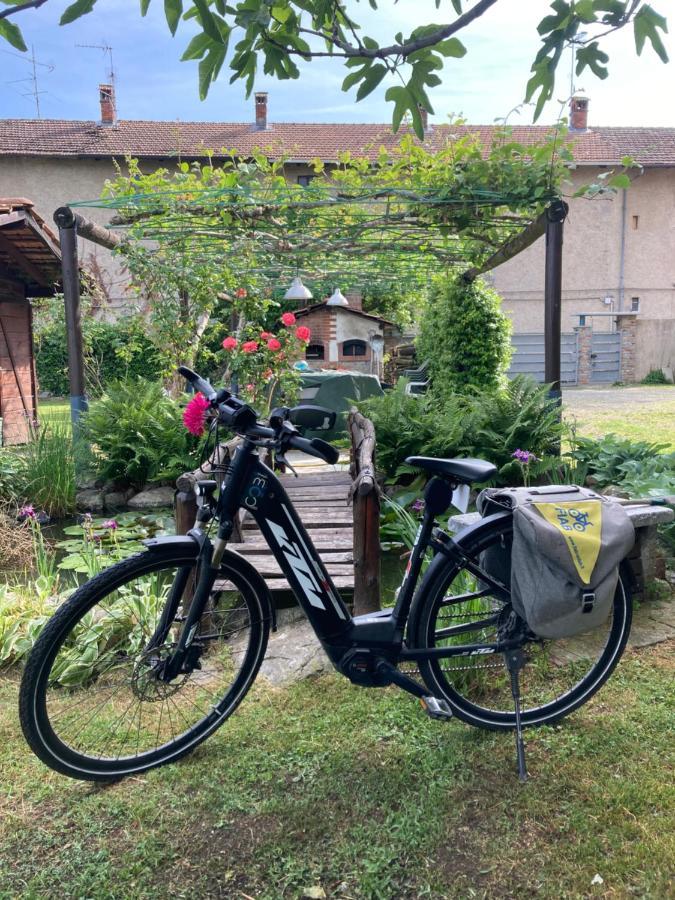 Draisina Bike Apartments Uno Oleggio Castello Dış mekan fotoğraf